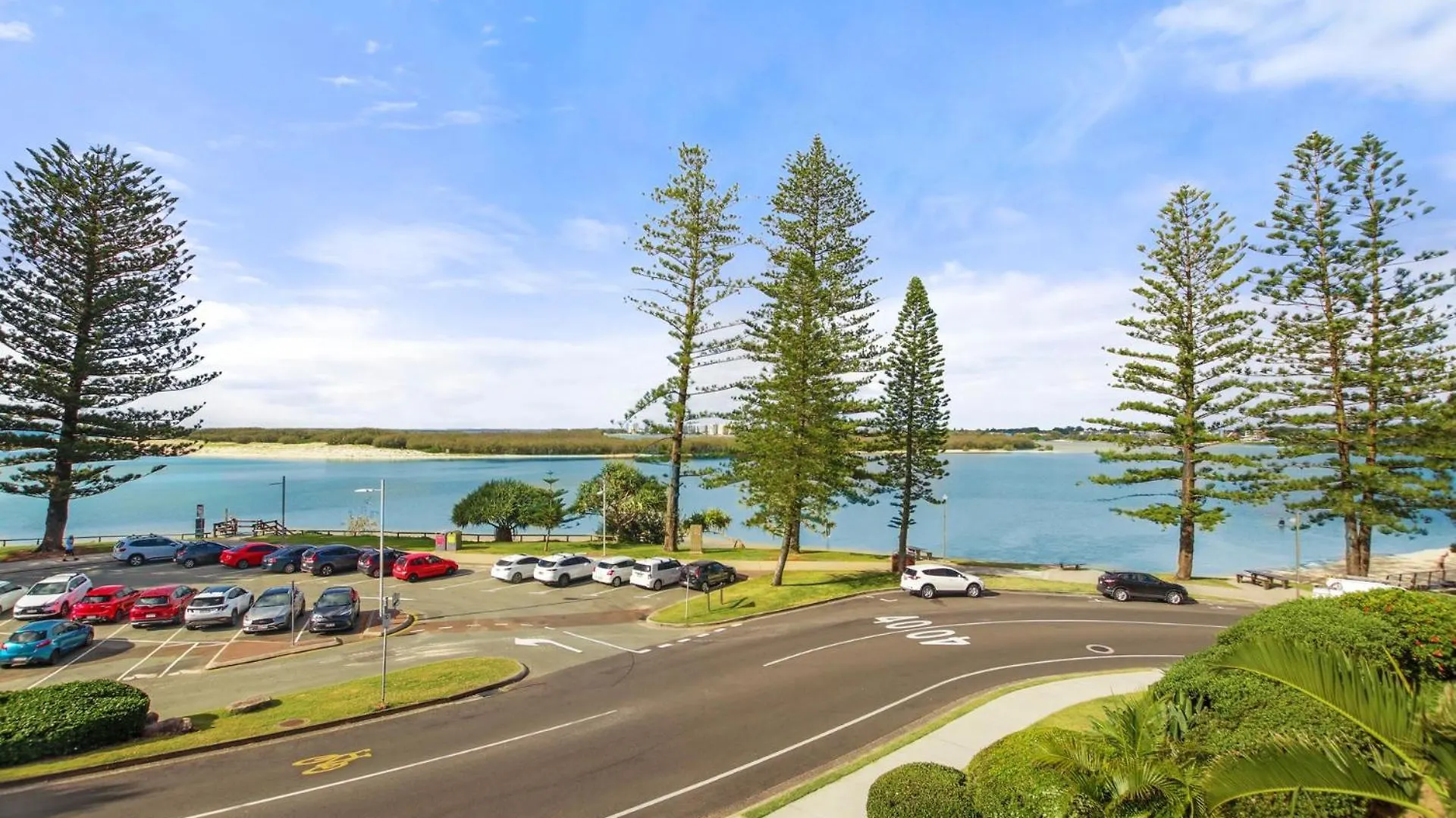 Island View Unit 3, 23 Esplanade, Bulcock Beach location
